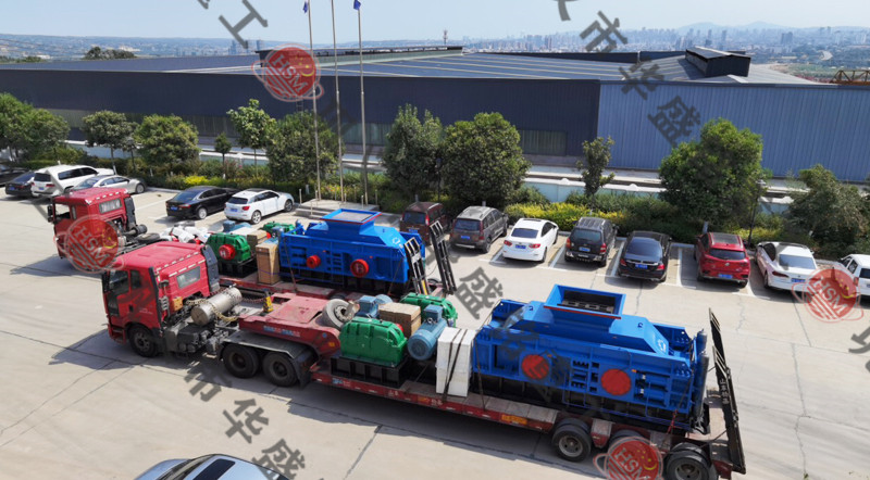 两台1810型液压mile米乐m6官网登录入口发往河北秦皇岛
